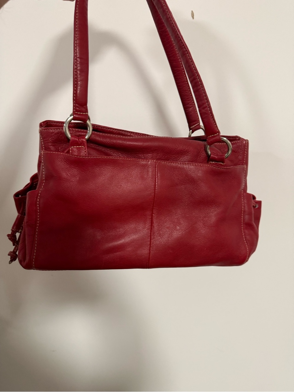 Women's Piel Red Leather Shoulder Bag with Ring Accent
